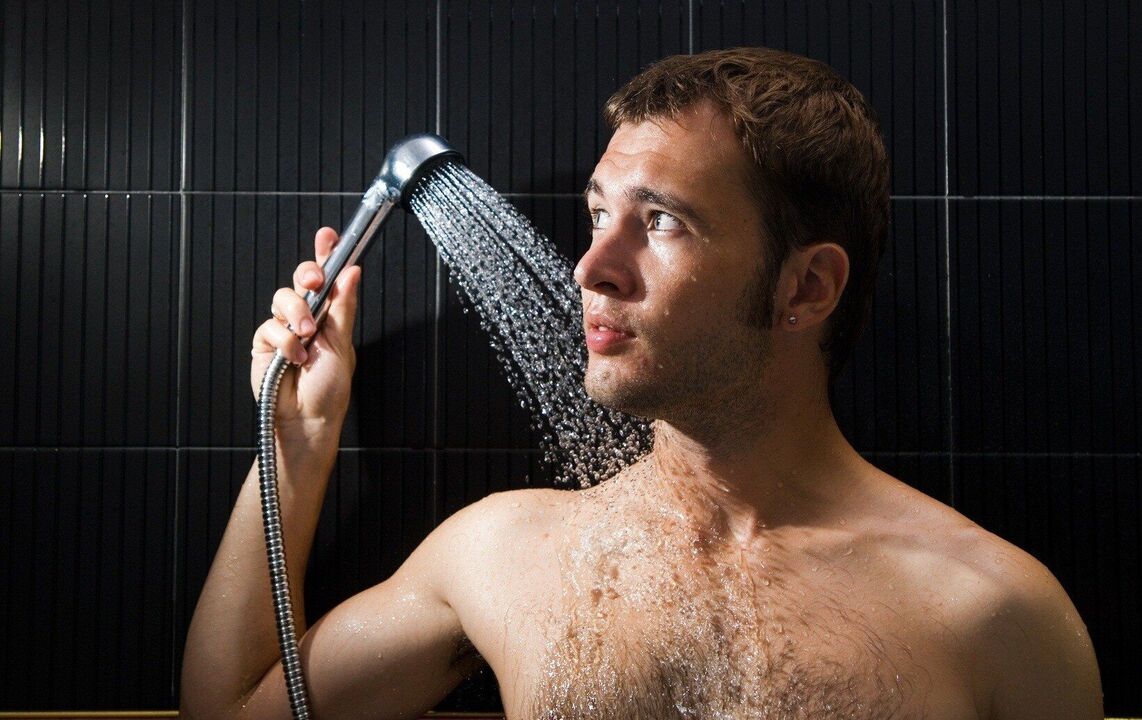 douche avec des sécrétions abondantes lorsqu'il est excité